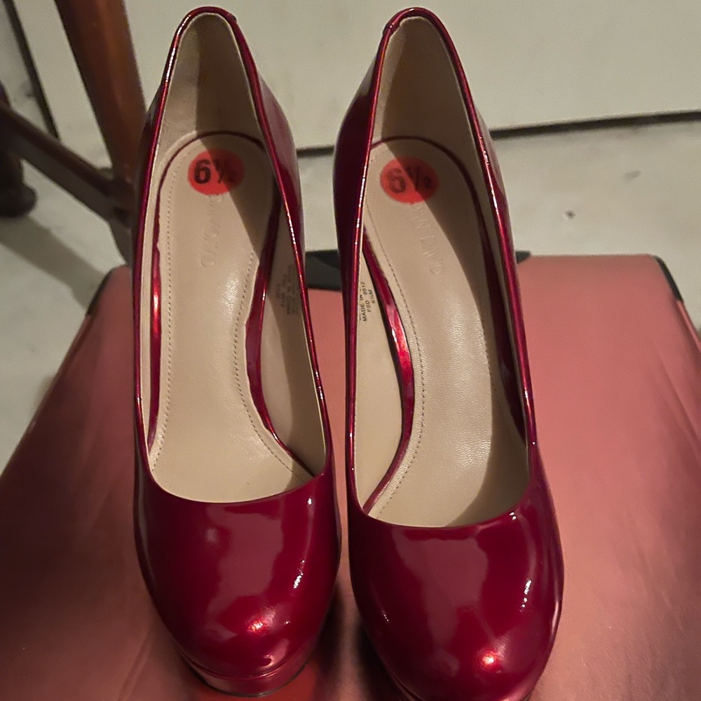 Joan & David Metal Red Rouge, Patient Leather pump, platform 6.5, worn twice.